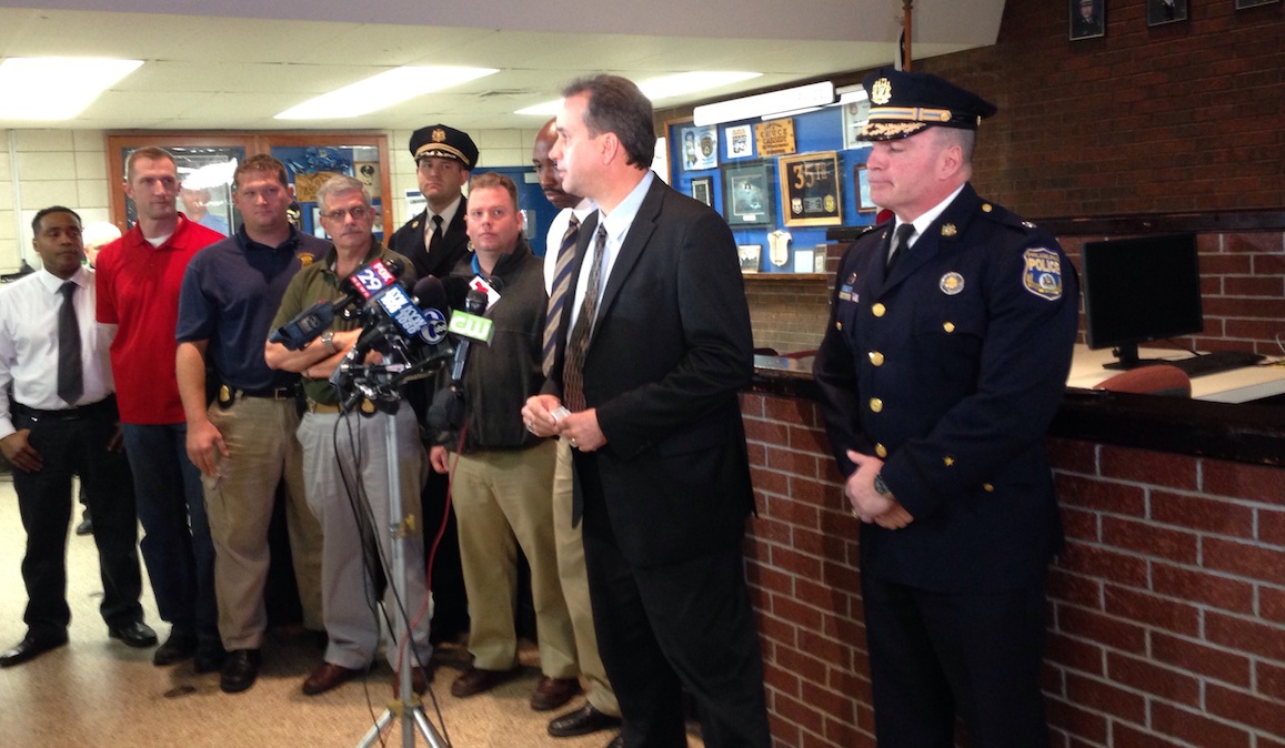  Detective James Sloan thanking Northwest Detective Division on Thursday afternoon. (Neema Roshania/WHYY) 