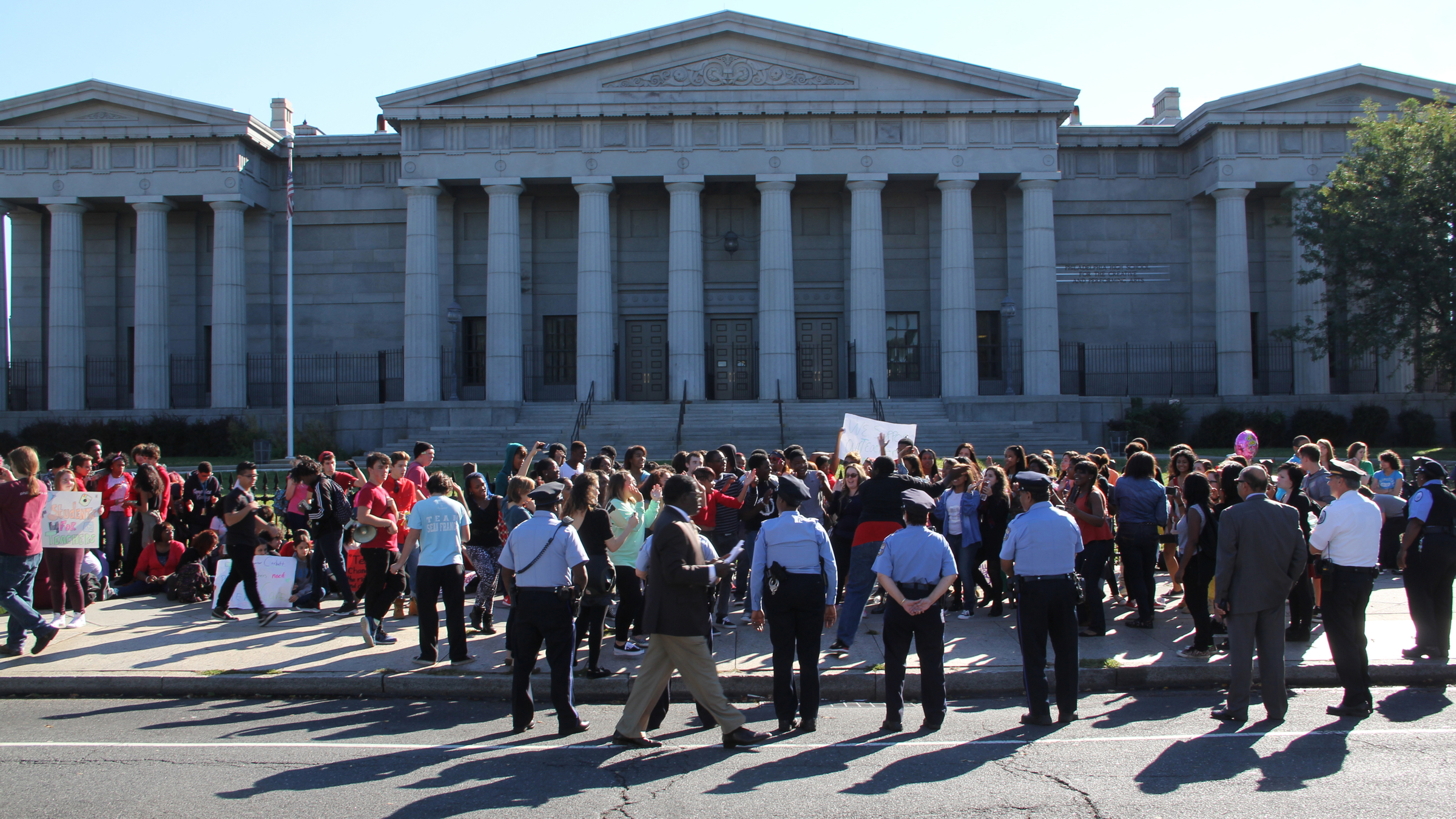 Nearly 200 students refused to go to school at Philadelphia High School for the Creative and Performing Arts, demonstrating on behalf of their teachers. (Emma Lee/WHYY)