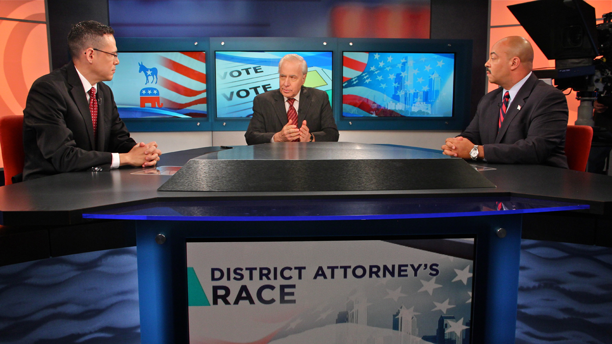  Comcast's Larry Kane hosts a debate between Philadelphia district attorney candidate Daniel Alvarez (left) and incumbent Seth Williams. (Emma Lee/for NewsWorks) 