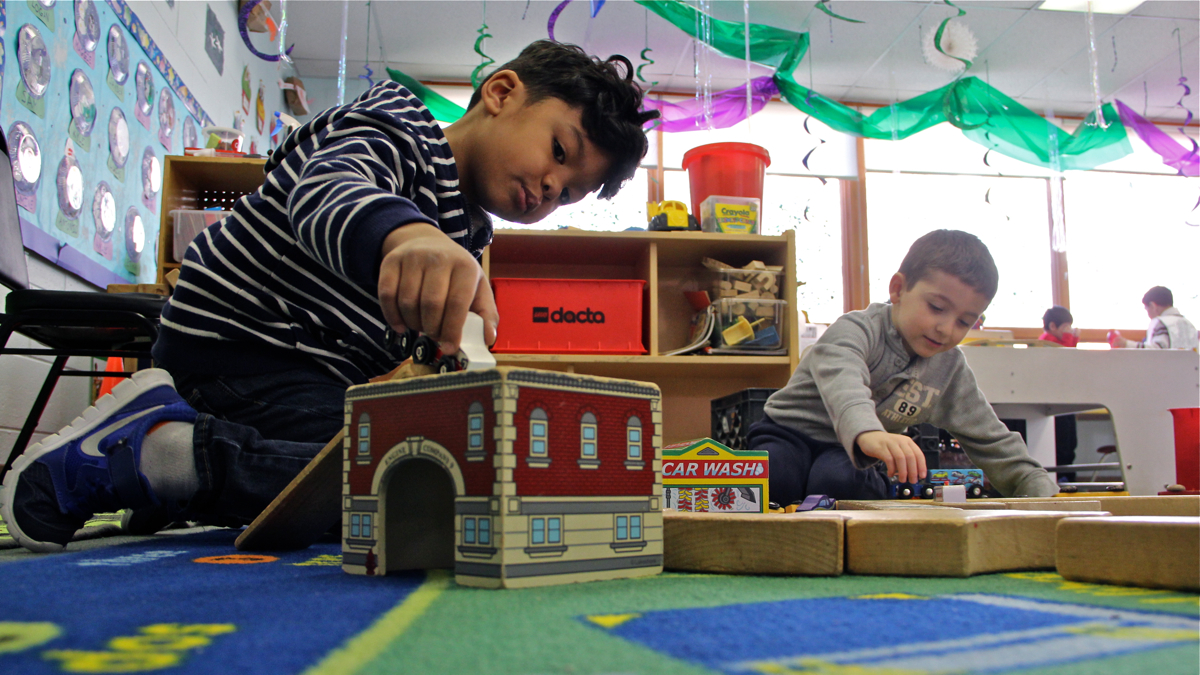  Children at the Paley Early Learning Center in Northeast Philadelphia play with blocks and toy cars. (Emma Lee/WHYY) 