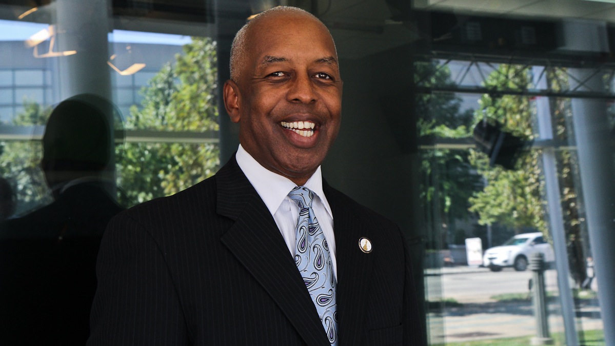  Trenton Mayor Eric Jackson says there is a 'buzz' among residents over his new administration. (Kimberly Paynter/WHYY) 