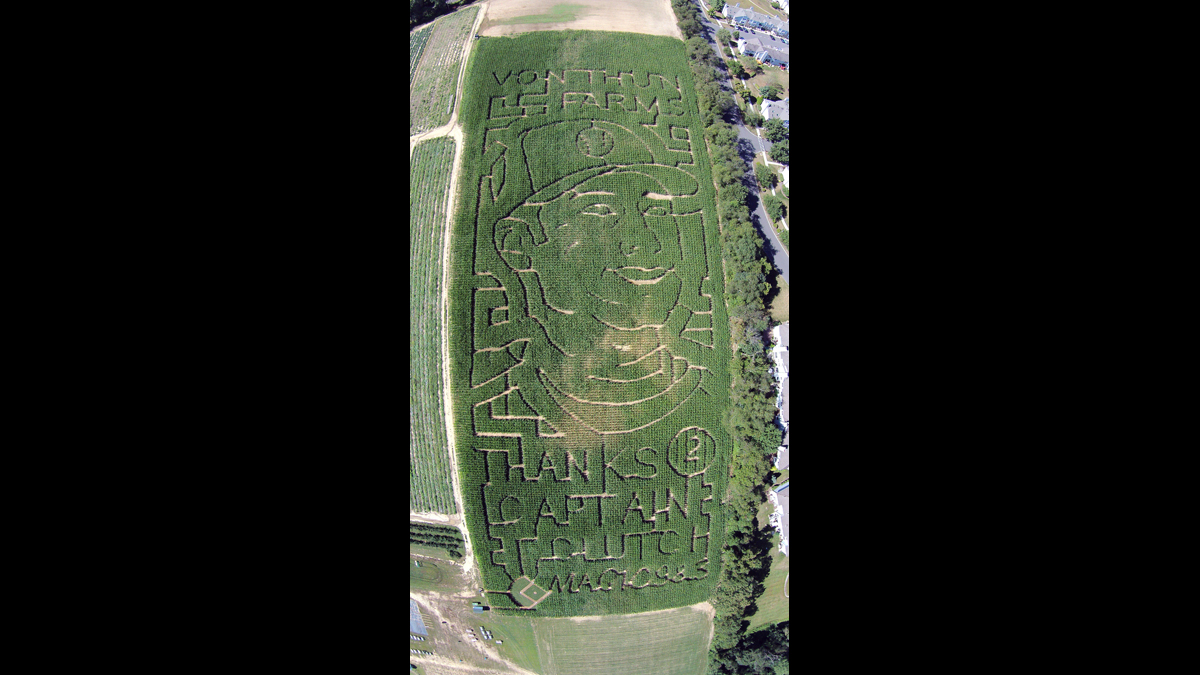  This Sept. 10, 2014, aerial drone photo provided by Seasoned Media depicts a corn maize honoring New York Yankees' Derek Jeter at a South Brunswick, N.J., farm. The VonThun Farm in central New Jersey, about 55 miles south of Yankee Stadium, carved a likeness of the Yankees captain and a thank you message to him into its five-acre corn maze. (Seasoned Media/AP Photo) 