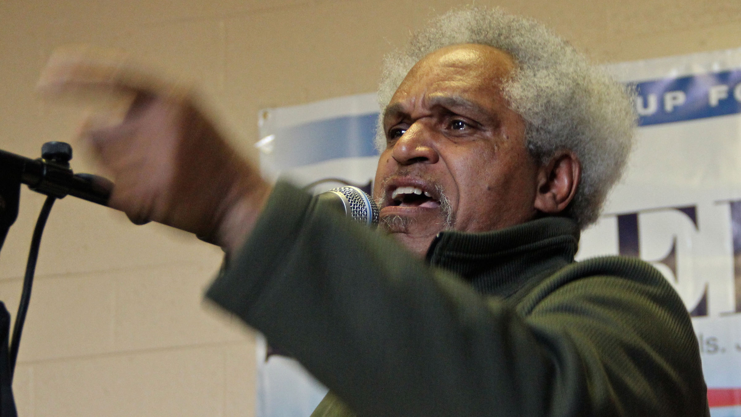  Former Philadelphia Mayor John Street criticizes those who are turning their back on  indicted U.S. Rep Chaka Fattah. (Emma Lee/WHYY) 