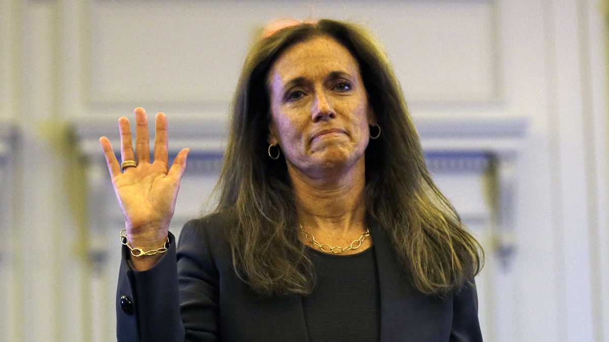Regina Egea being sworn in before the N.J. legislative panel investigating GWB traffic jams on July 17