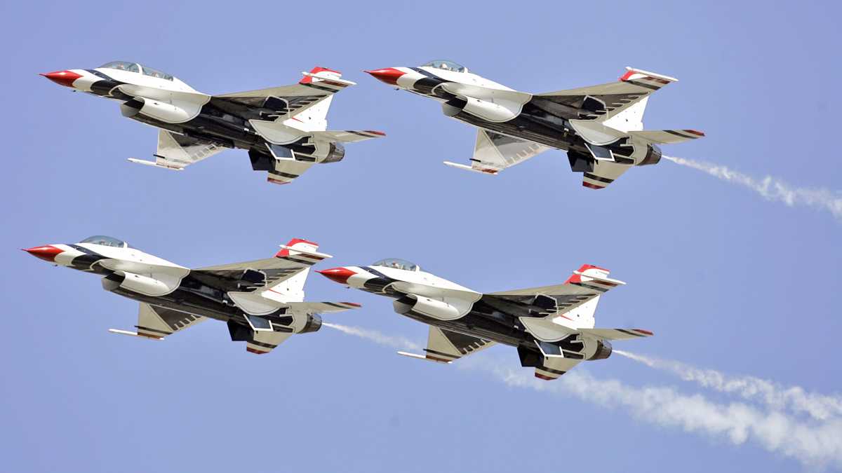 The U.S. Air Force Thunderbirds will perform over Atlantic City at the 2016 air show. (AP Photo/Alex Brandon)