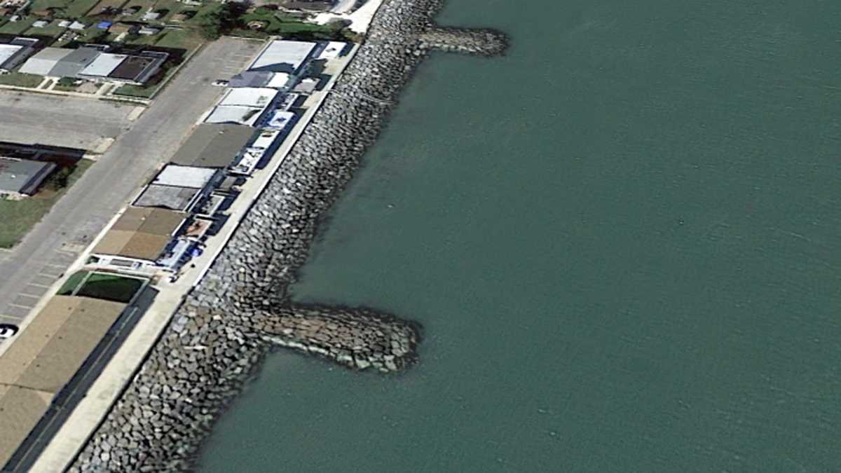 Witnesses say a swimmer was in distress last week in the Hereford Inlet near Seaview Court. Shown here in this Google Earth image) 