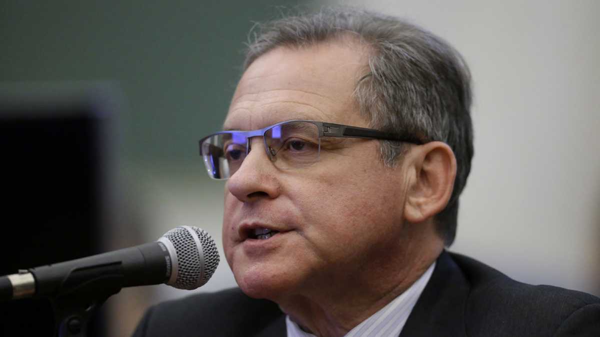 Philadelphia City Controller Alan Butkovitz says the city's mailroom operations are inefficient and costly. (AP file photo)