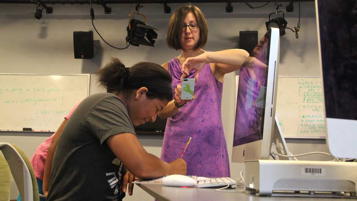  With the CYA app, Katy Morris documents classroom activities and keeps track of other components of the teacher evaluation process. (Emma Lee/WHYY) 