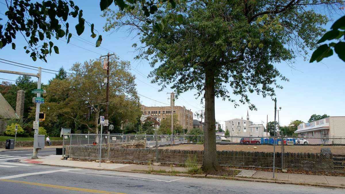  Wendy's now has clearance to build a restaurant with a drive-thru at this intersection in Roxborough. An appeal could be coming, though. (NewsWorks, file art)  