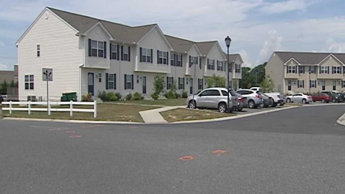  Circles spray painted on the street mark the location of evidence in the shooting Wed. morning in Magnolia. (Paul Parmelee/WHYY) 