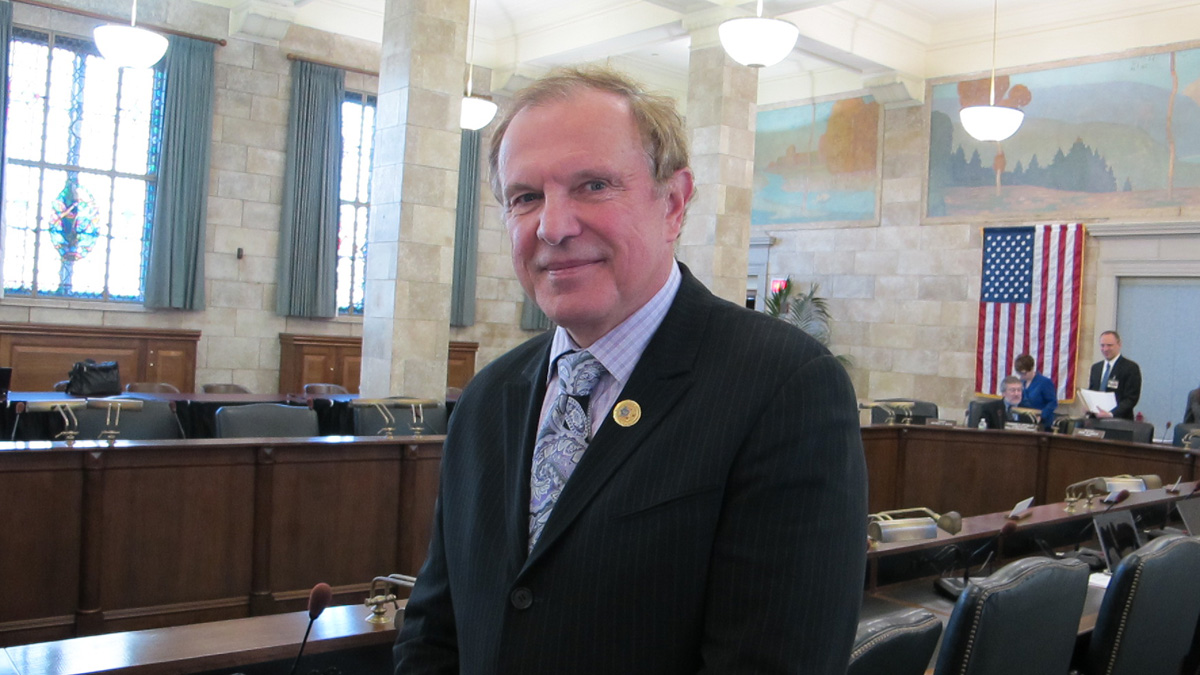  New Jersey Sen. Ray Lesniak, a 40 year veteran of the state Legislature, plans to run for governor in 2017. (Phil Gregory/WHYY) 