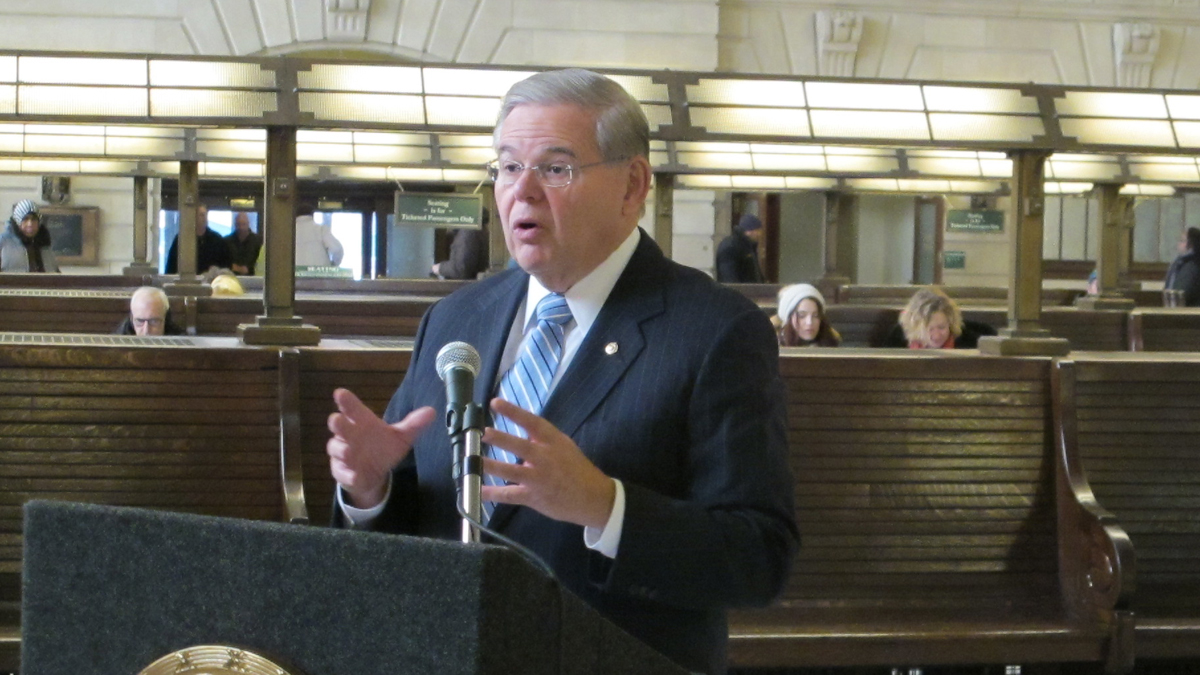 Speaking at the Hoboken Terminal, U.S. Senator Bob Menendez urges restoration of full mass transit tax break. (Phil Gregory/for NewsWorks) 