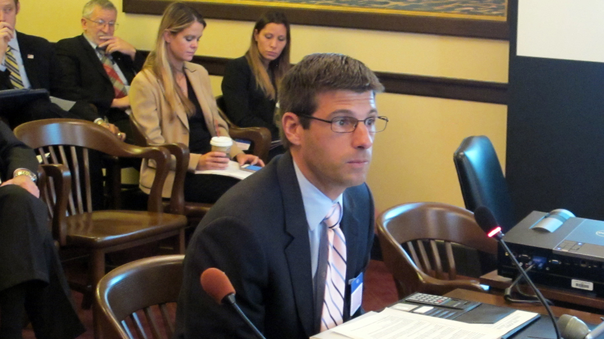  Michael Scrudato with Munich Reinsurance America voices support for the measure at Senate Transportation Committee hearing. (Phil Gregory/for NewsWorks) 
