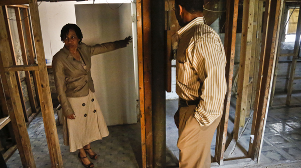  Homeowners and workers who survived Superstorm Sandy and the cleanup are now being screened for respiratory problems. (Bebeto Matthews/AP Photo, file) 