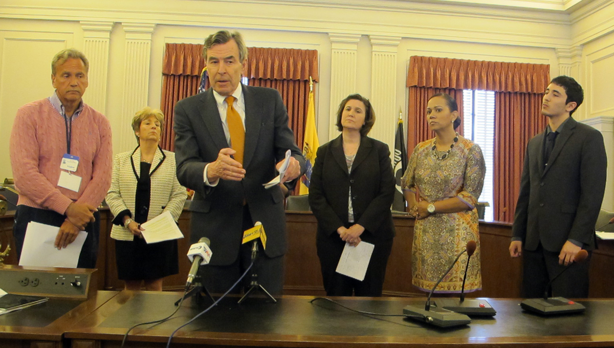  Advocates call for N.J. tax increases in the new budget to help meet the needs of the middle class. (Phil Gregory/for NewsWorks) 