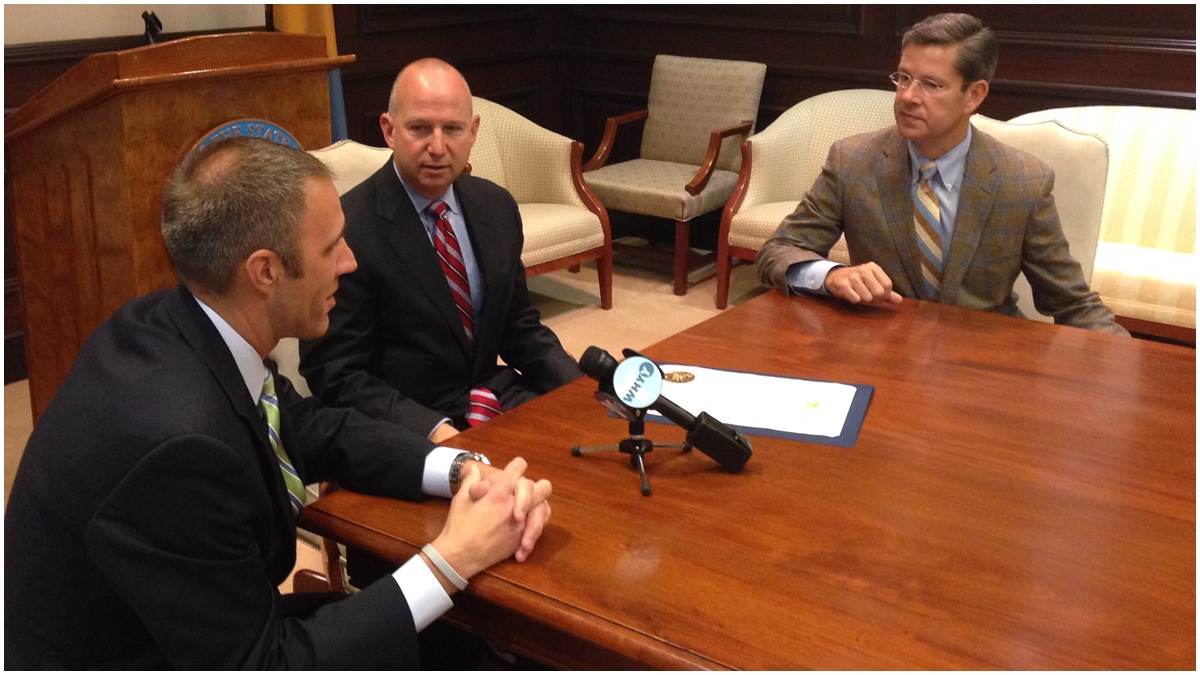  Gov. Jack Markell meets with officials from the Delaware Alliance for Nonprofit Advancement (Shana O'Malley/for NewsWorks) 