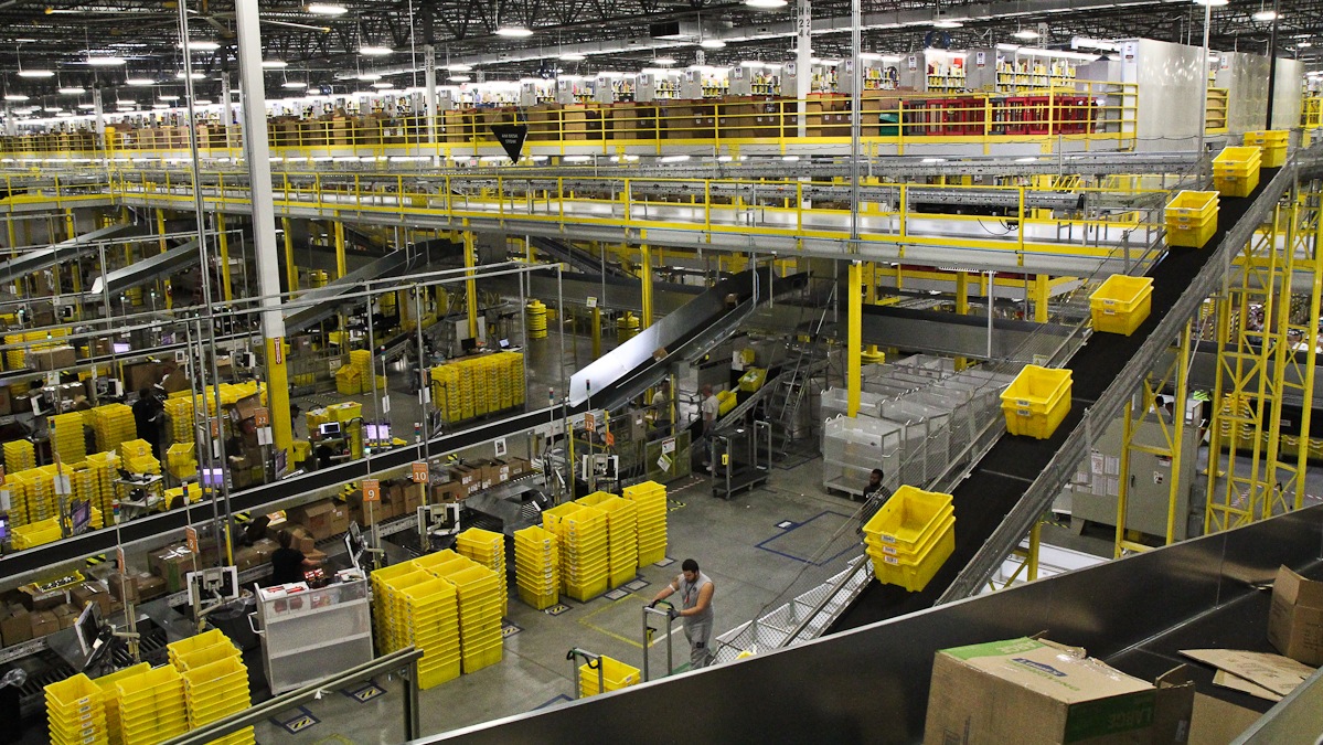 Amazon's fulfillment center in Delaware is about the size of 28 football fields. (Kimberly Paynter/WHYY)