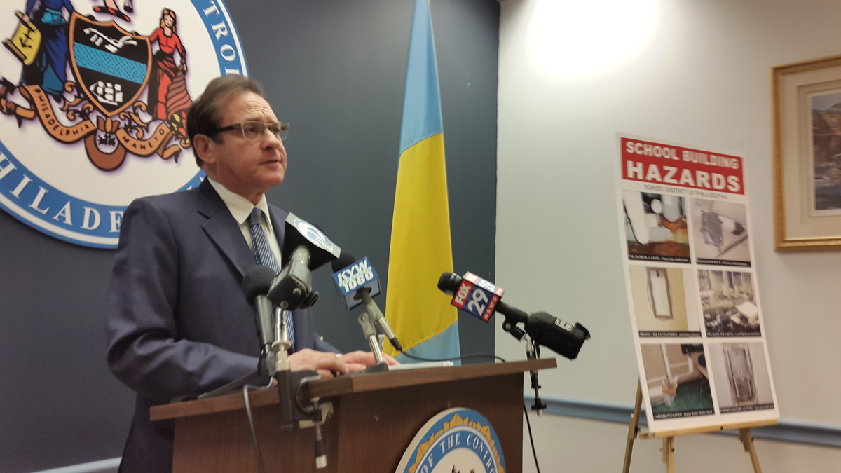  City Controller Alan Butkovitz shares findings from a report on school conditions with the press. (Laura Benshoff/WHYY) 