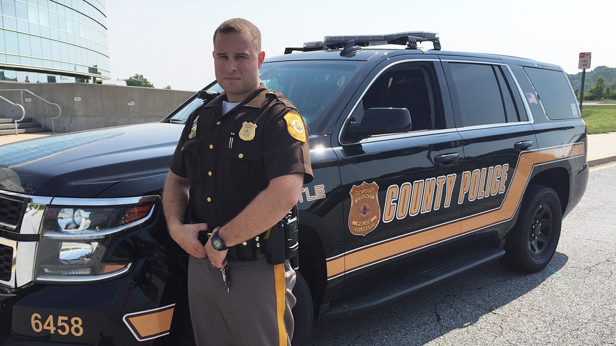  Police Officer Joshua Smith (Zoe Read/Newsworks) 
