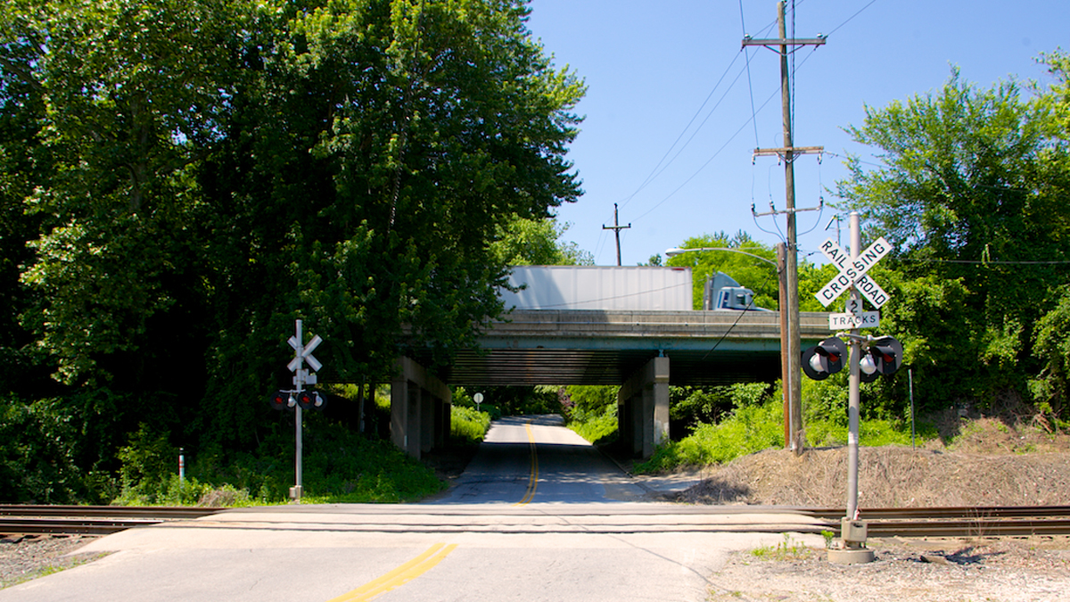  An overpass at the end of Waverly Road, built in 1951, handles more than 40,000 cars per day on the Schuylkill Expressway.  (Nathaniel Hamilton/For NewsWorks) 