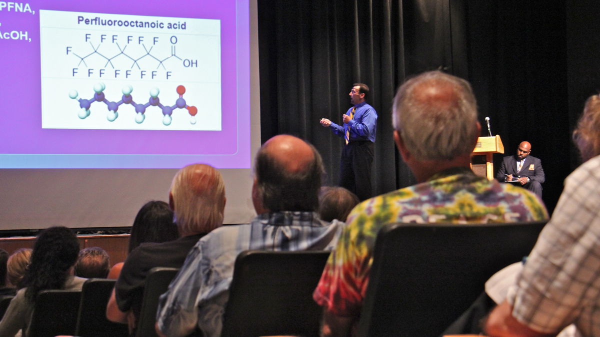 Karl Markiewicz from the Centers for Disease Control explains the health risks from of chemicals found in well water near two former military bases. (Emma Lee/WHYY)