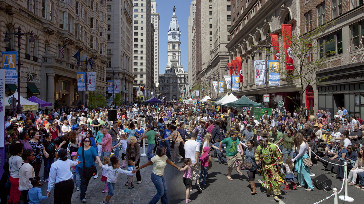 Revelers enjoy a previous PIFA street fair.(Image courtesy of the Kimmel Center)