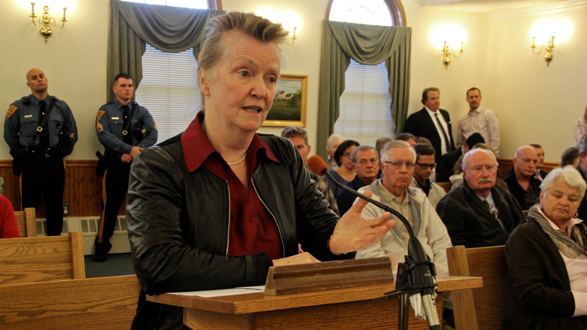  Georgina Shanley of Ocean City speaks out against the pipeline to supply B.L. England Generating Station in Upper Township, Cape May County, during a hearing Monday at Upper Township Municipal Building. (Emma Lee/WHYY) 