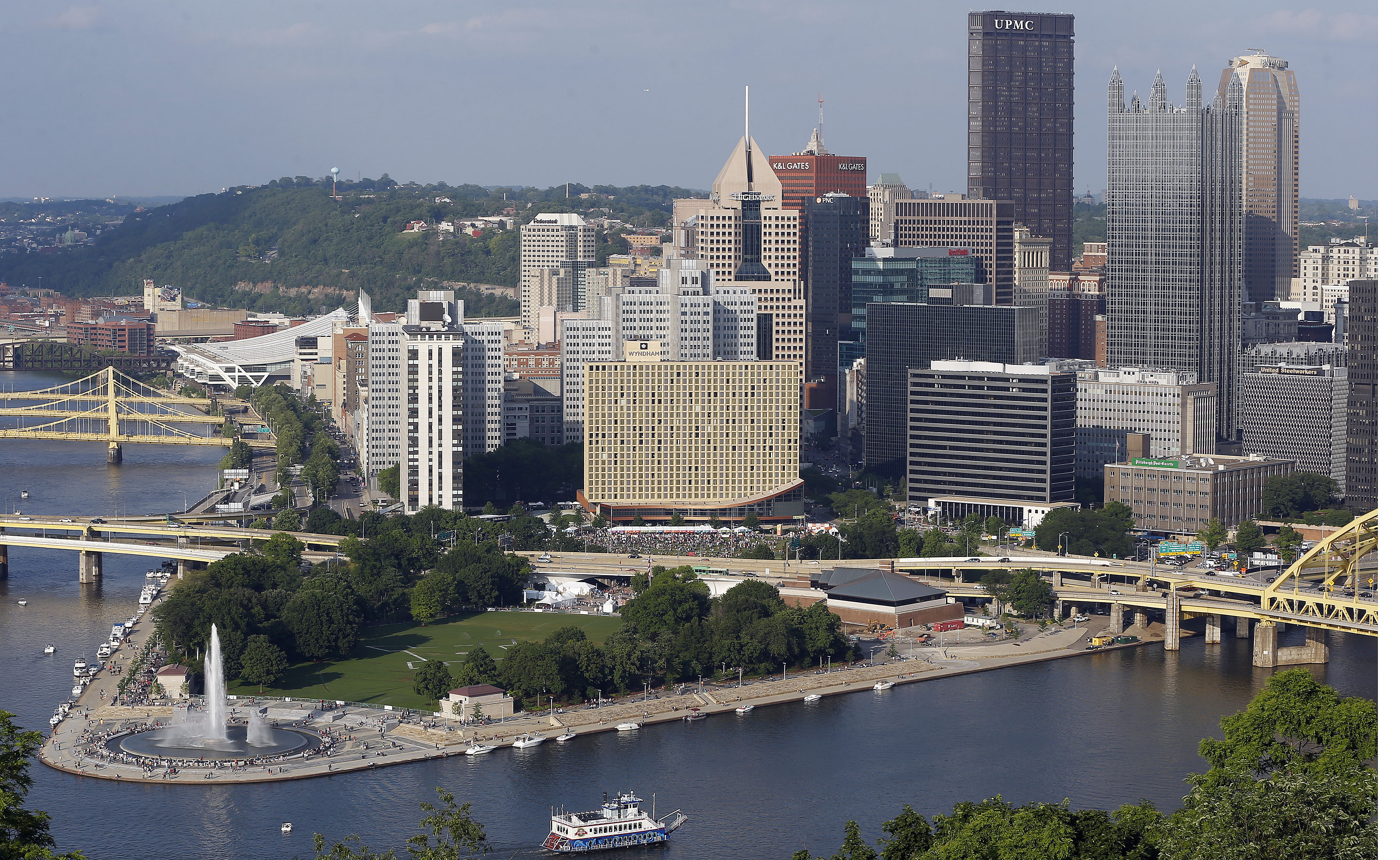  Point State Park in Pittsburgh (AP photo/Kieth Srakocic). 