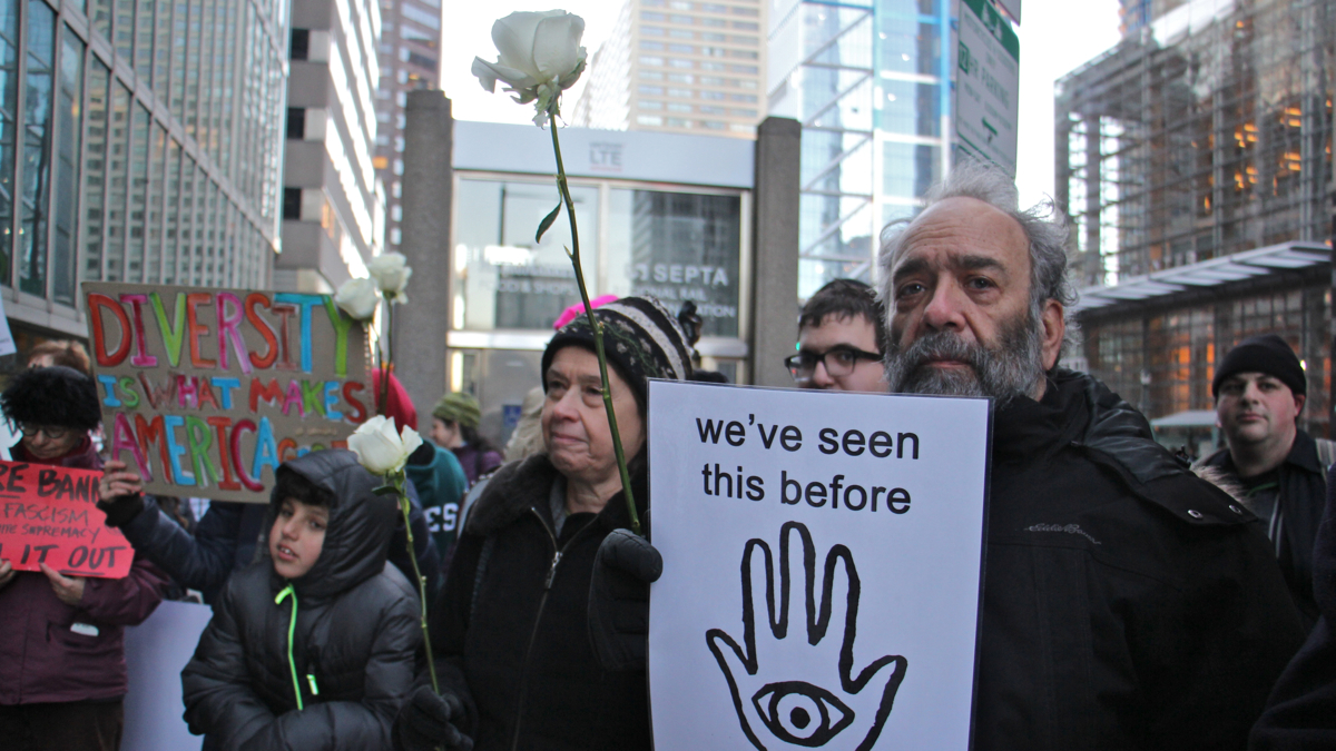  Protesters march through Center City demanding a $15 minimum wage. (Emma Lee/WHYY) 