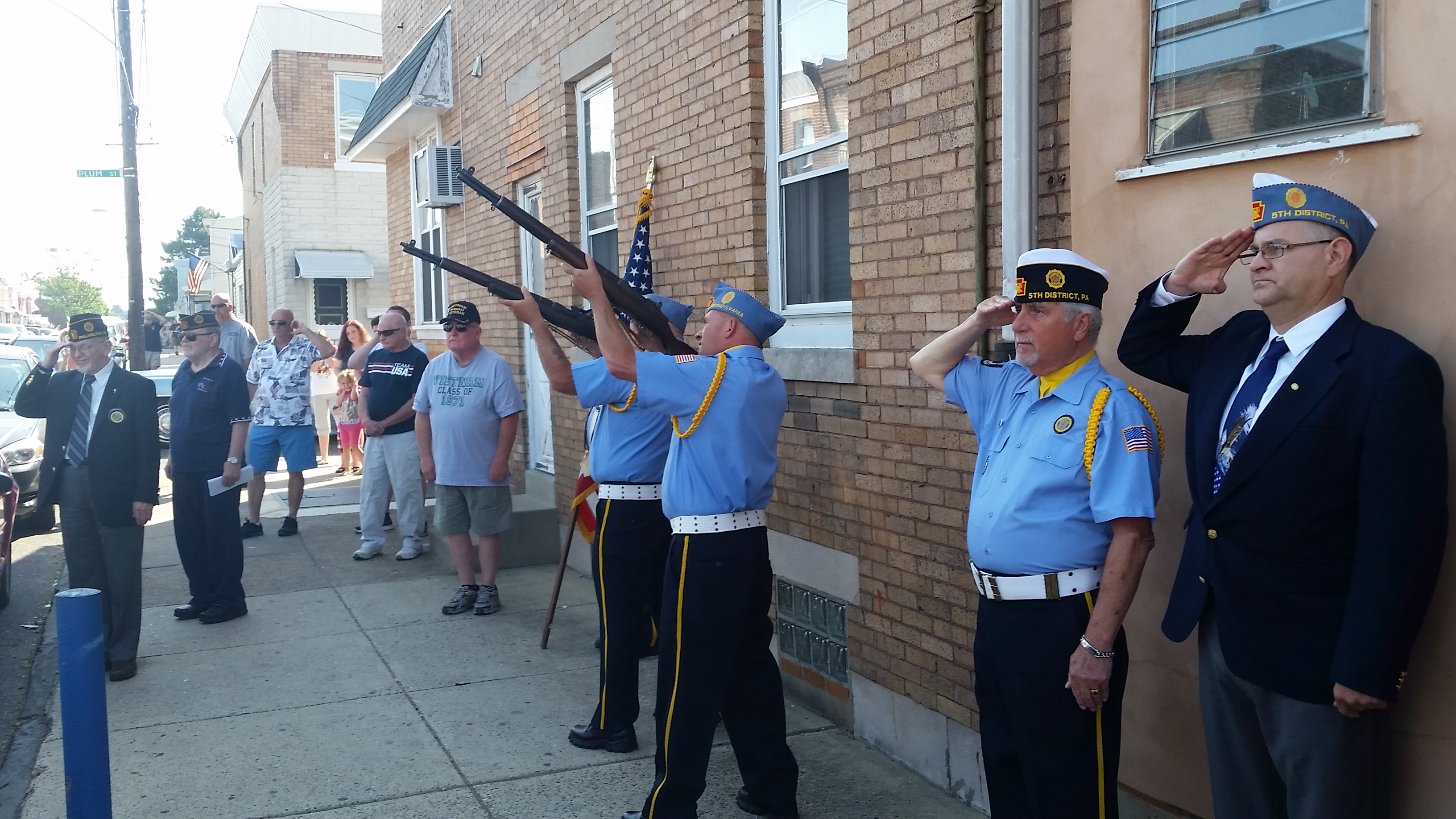  A rifle salute for the nation's war dead marks the Memorial Day observances in Philadelphia's Bridesburg section.(Tom MacDonald/WHYY) 