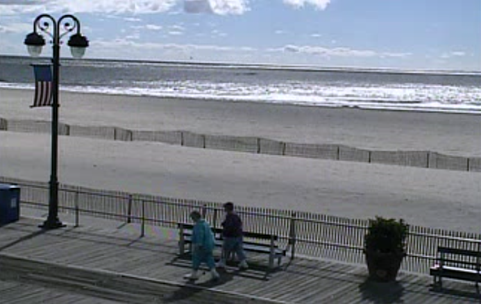  Strolling the Ocean City boardwalk this morning. (Image: TheSurfersView.com) 