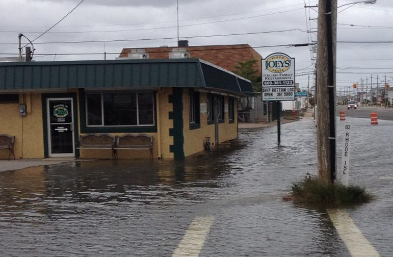  Tidal flooding in front of Joey's Pizza & Pasta on Long Beach Boulevard in Beach Haven Crest at 1:55 p.m. today. Locals say this is a common flooding spot. (Photo: JSHN contributor Pudge Daniel Trivigno) 