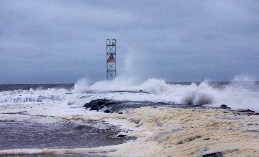  Shark River Inlet at 10 a.m. Thursday. (Photo: Amy Hall/Adalie Scott Photography via Jersey Shore Hurricane News) 