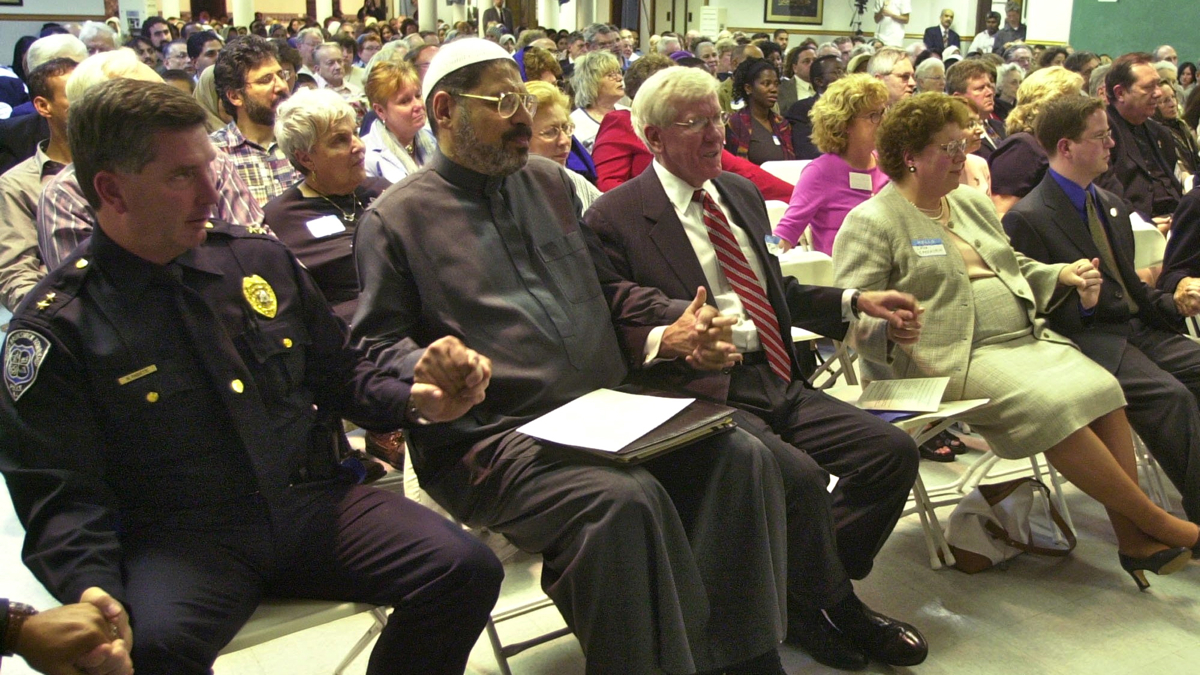 Imam Hamad Ahmad Chebli (second from left)