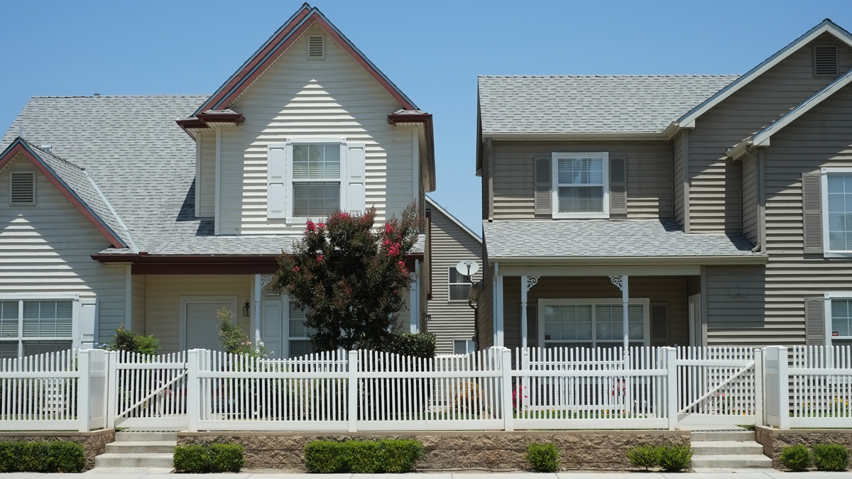  The New Jersey Council on Affordable Housing deadlocked Monday on new rules covering municipal obligations to provide housing options for the poor.(<a href=