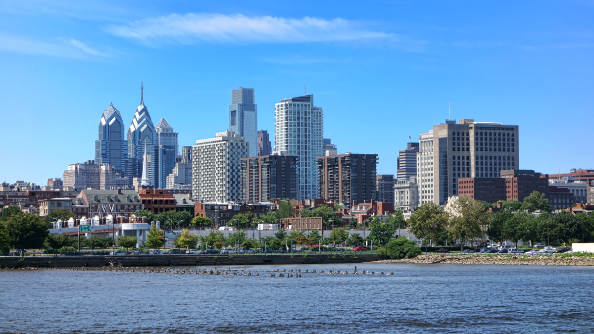  Hoping to get more travelers from China to visit the City of Brotherly Love,  the Philadelphia Convention & Visitors Bureau has opened an office in Beijing.(<a href=