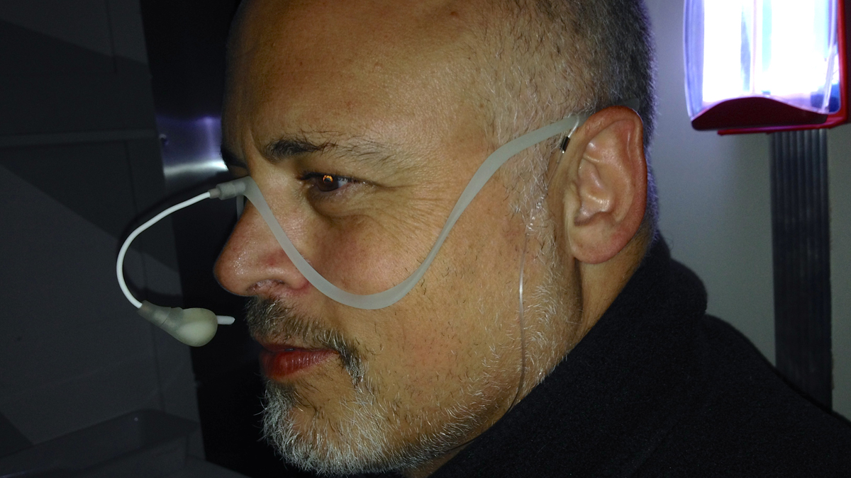  STEAMworkPHILLY's Dan Schimmel wearing the GhostFood device. (Zack Seward/WHYY) 