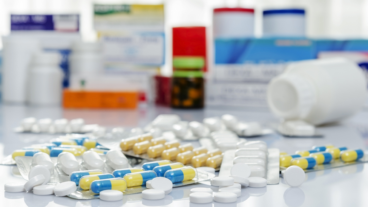  A new study has found that common antidepressants may be useful in warding off dementia (<a href=