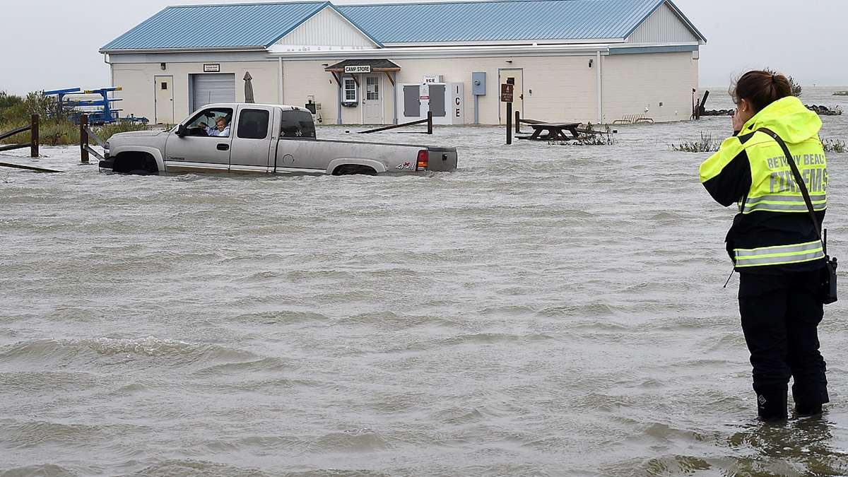  This driver got stuck in some deep water last weekend during southern Delaware's deluge. (Chuck Snyder/for NewsWorks) 