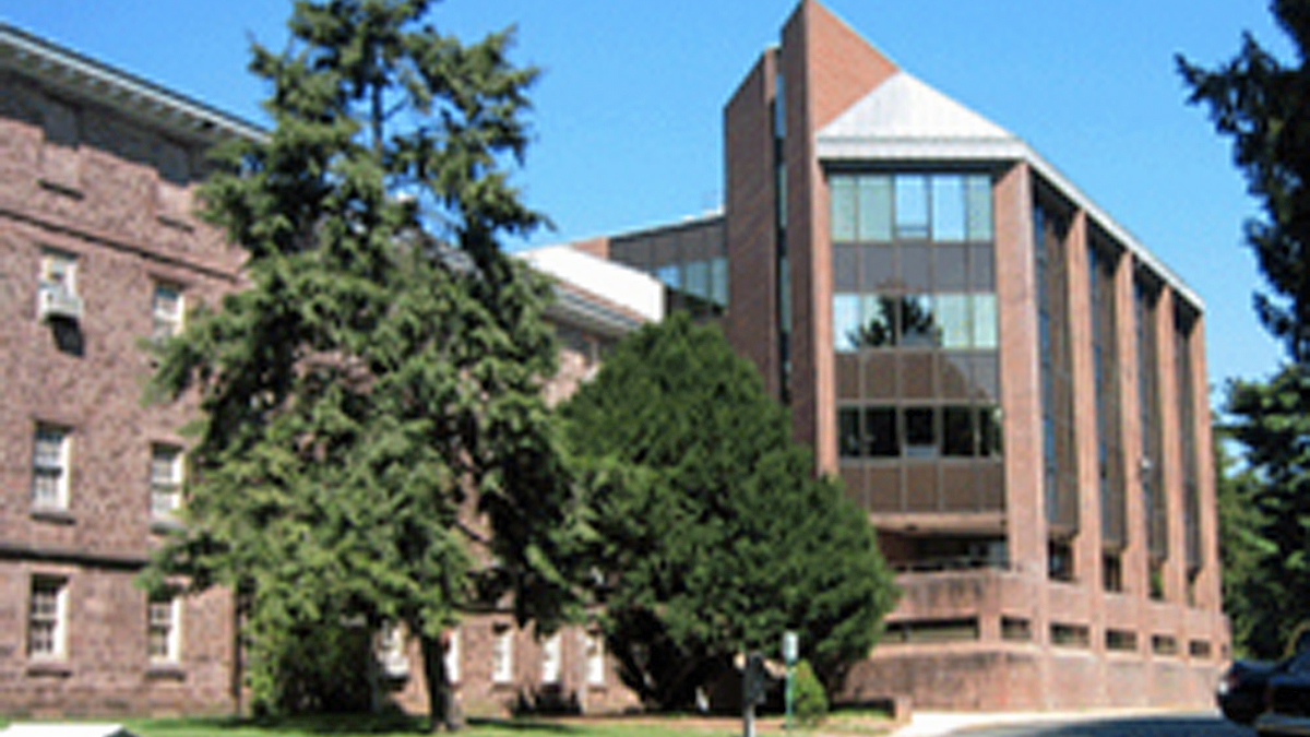  Trenton Psychiatric Hospital (Image vie NJ.com) 