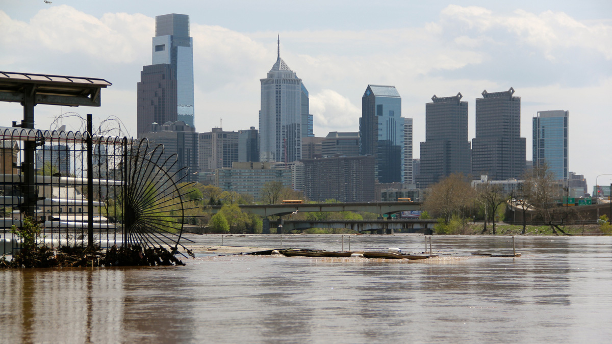  High waters on the Schuylkill River swamp Boathouse Row on May 1, 2014. (Emma Lee/for NewsWorks) 