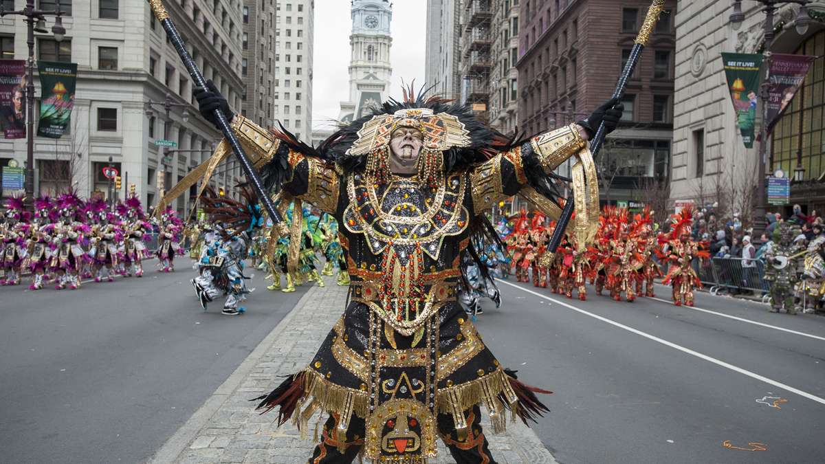 The Fralinger String Band concludes their performance at Broad and Sansom Streets. (Jonathan Wilson/for NewsWorks)