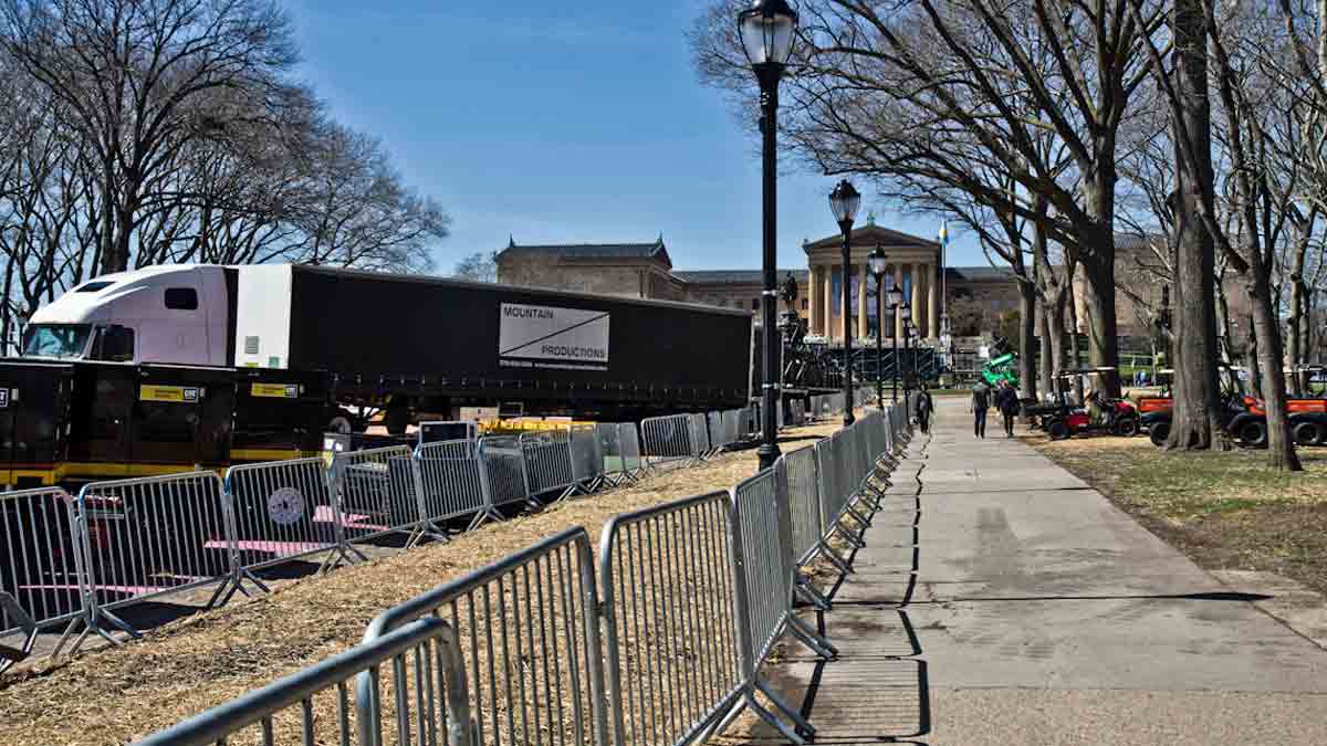  Pedestrian barricades in front of the Philadelphia Museum of Art. (Kim Paynter/WHYY) 