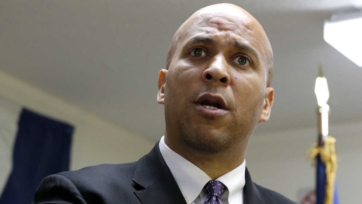  U.S. Sen. Cory Booker unveiled a bipartisan bill Tuesday that would end the federal prohibition on medical marijuana. (AP file photo) 