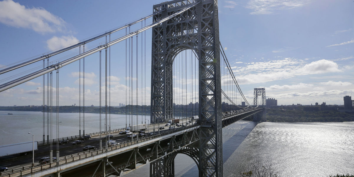  Traffic moves across the George Washington Bridge before a news conference where New Jersey and national Democratic Party leaders in September marked the anniversary of lane closures near the bridge in Fort Lee, New Jersey. (AP file photo) 