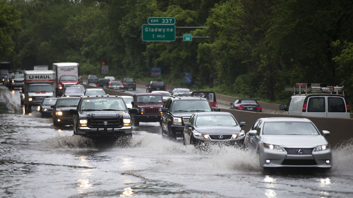 The National Weather Service has issued ice storm and winter storm warnings for some areas. (Matt Rourke/AP Photo) 