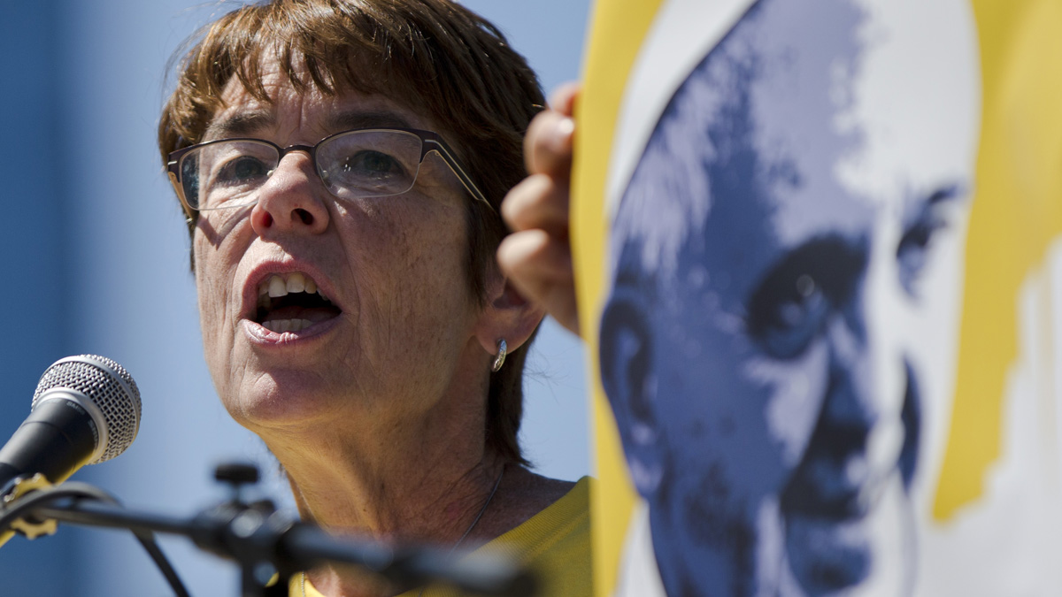  Sister Mary Scullion, a longtime advocate for the homeless, is leading an effort to collect donations for the Francis Fund, which will funnel money to charities in Camden and Philadelphia. (Matt Rourke/AP Photo) 