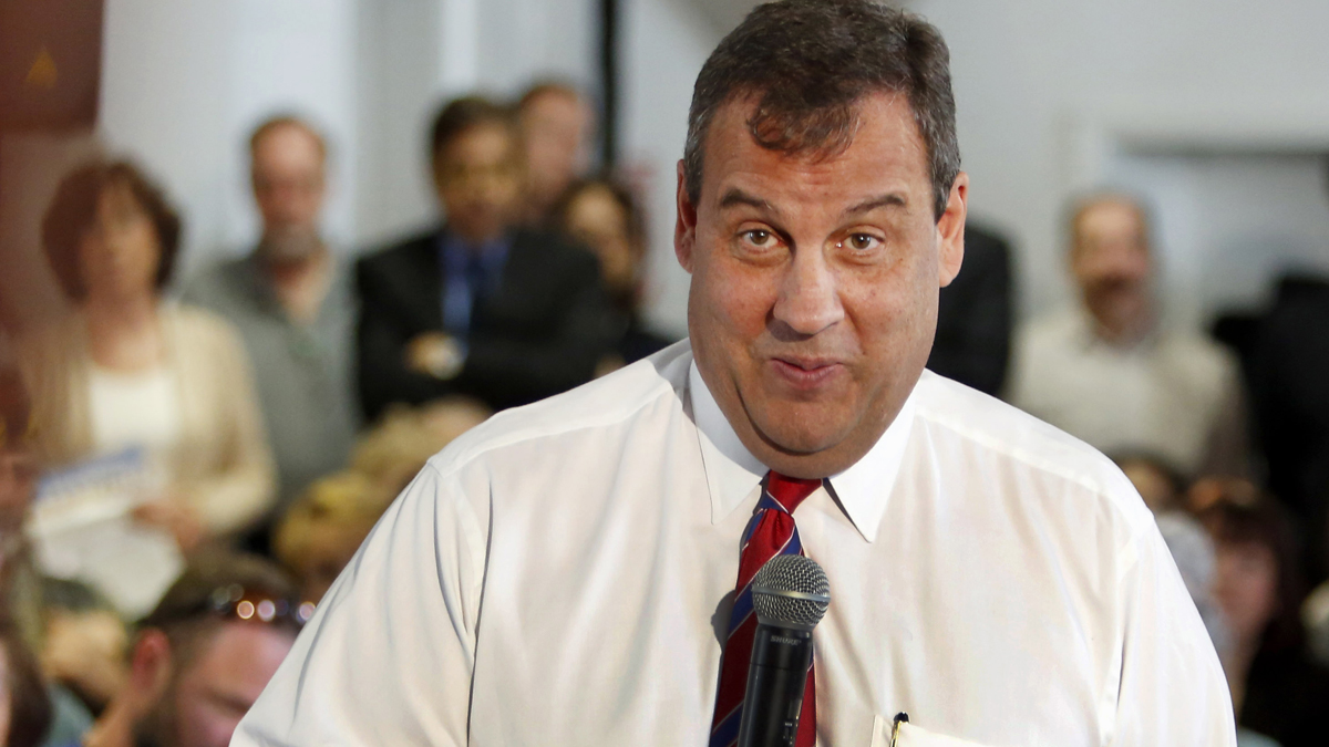  New Jersey Gov. Chris Christie, R-N.J. takes a questions during a town hall meeting with area residents in Londonderry, N.H., Wednesday, April 15, 2015. (Jim Cole/AP Photo) 