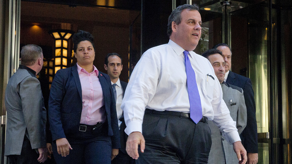  A series of emails appear to show Chris Christie being informed directly that a public office under his charge was engaging in political activities. (Mary Altaffer/AP Photo) 