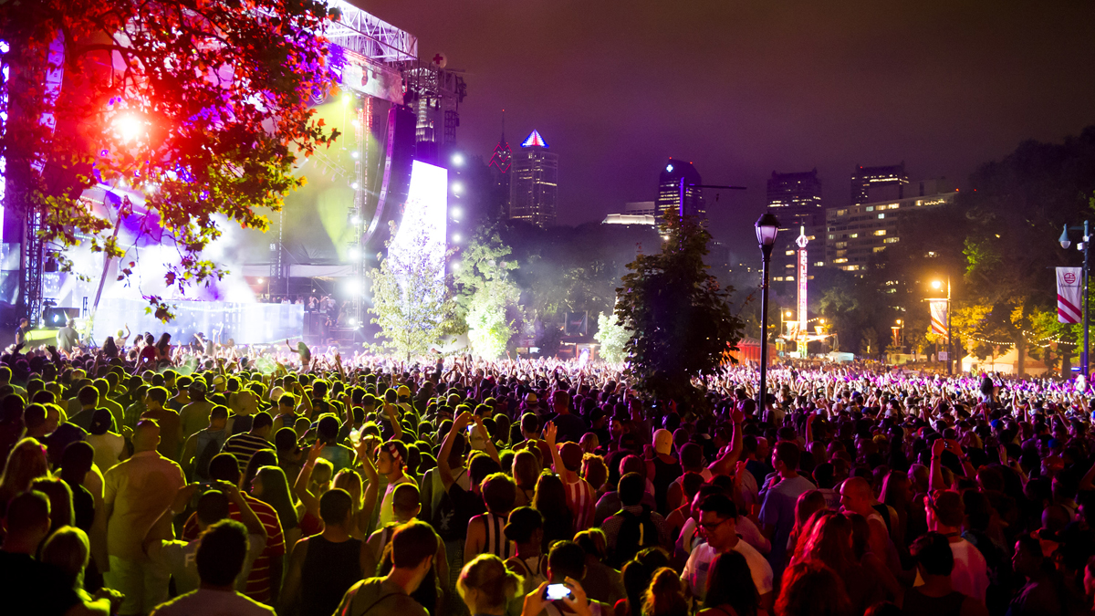  A crowd watches the performance by Steve Aoki on day one of the Budweiser Made in America Festival in Philadelphia. (Photo by Charles Sykes/Invision/AP) 